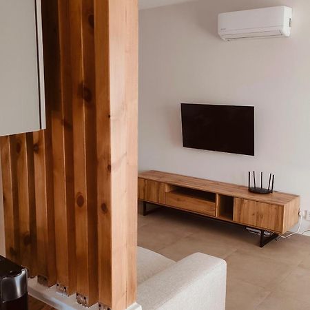 Two Bedroom Apartment With Pool Paphos Exteriör bild