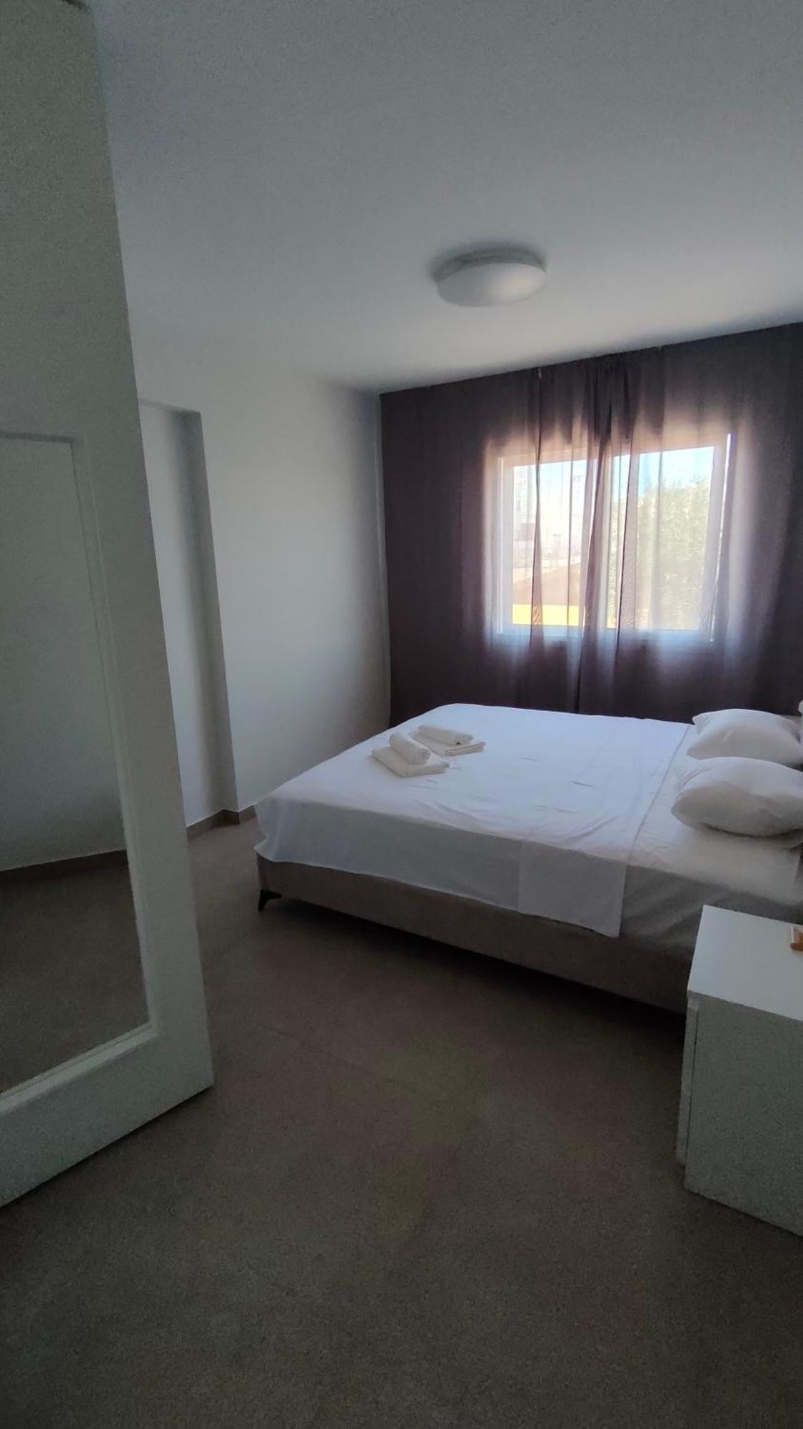 Two Bedroom Apartment With Pool Paphos Exteriör bild